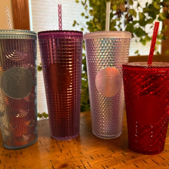 Used Starbucks tumblers - Picture 5 of 5